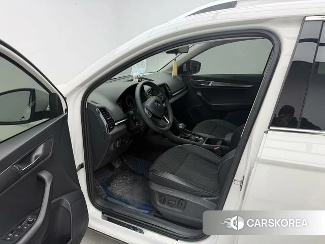 Skoda Karoq 2022 Белый из Китая, фото 5