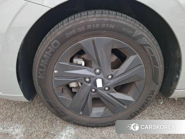 Hyundai Avante (CN7) 2022 Серебристо-серый из Кореи, фото 5