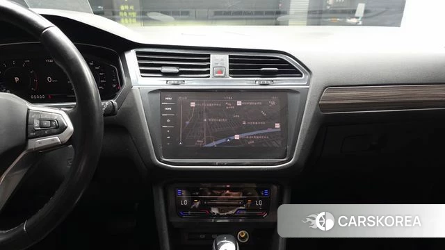 Volkswagen Tiguan Allspace 2022 Белый из Кореи, фото 5