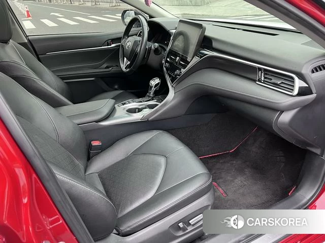 Toyota Camry 2021 Белый из Китая, фото 5