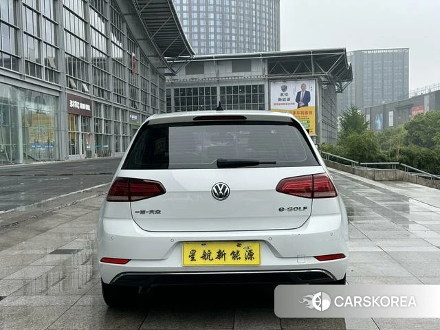 Volkswagen Golf 2021 Белый из Китая, фото 5