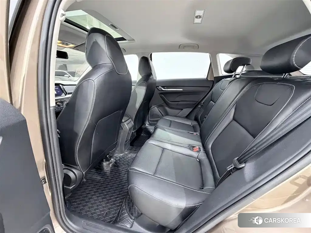 Skoda Kamiq 2023 Champagne/brown из Китая, фото 5