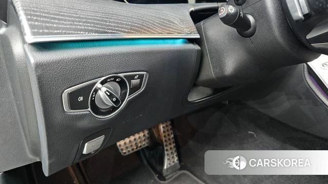 Mercedes-Benz E-Class W213 2022 Серебряный из Кореи, фото 5