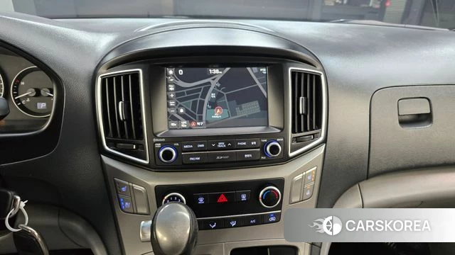 Hyundai Grand Starex 2018 Серебристо-серый из Кореи, фото 5