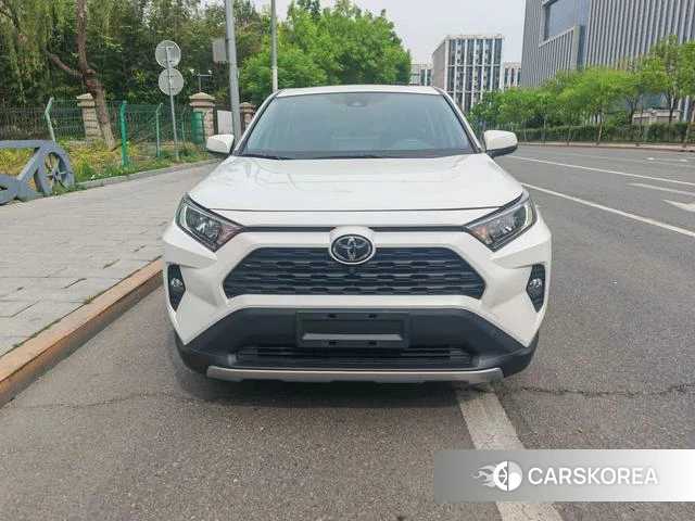Toyota RAV4 2021 Белый из Китая, фото 5