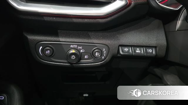 Chevrolet (GM Daewoo) Trailblazer 2021 Небесно-голубой из Кореи, фото 5