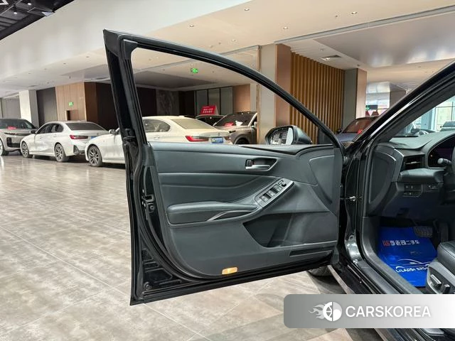 Toyota Avalon 2022 Черный из Китая, фото 5