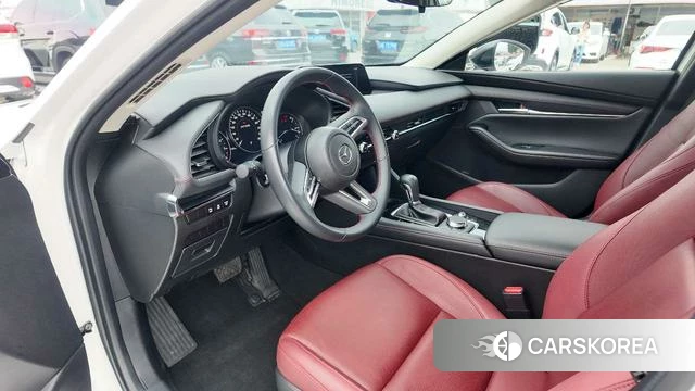 Mazda 3 2024 Белый из Китая, фото 5