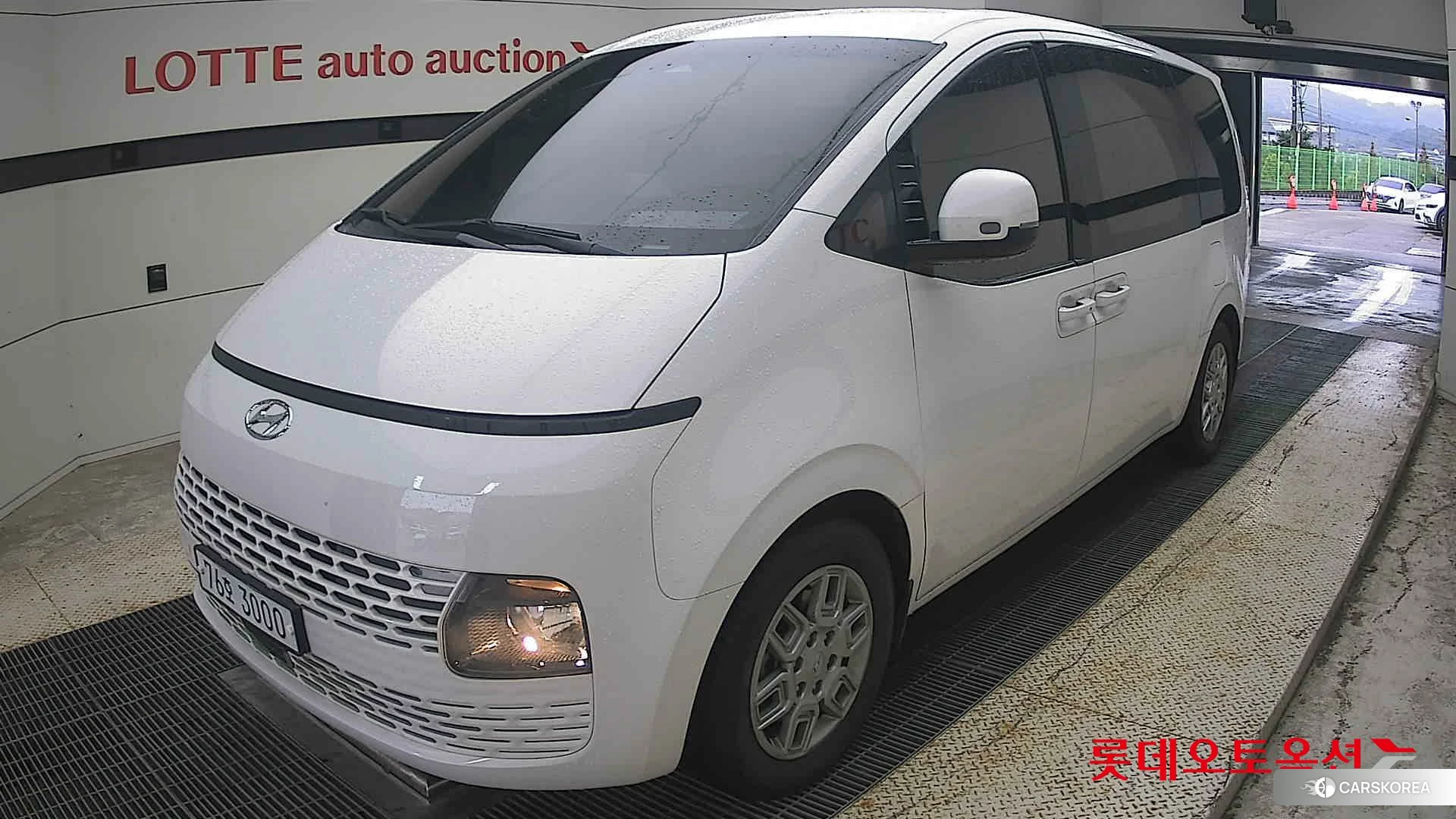 Hyundai Staria 2022 Белый из Кореи, фото 5