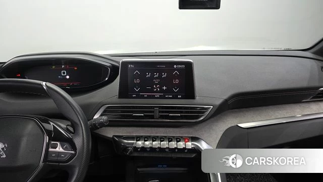 Peugeot 5008 second generation 2021 Белый из Кореи, фото 5