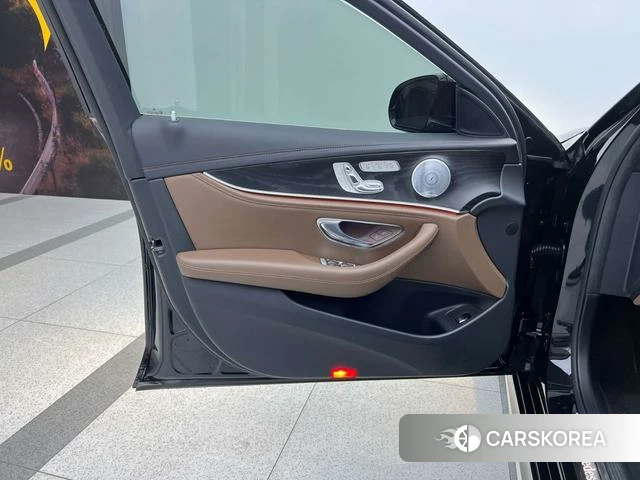 Mercedes-Benz E-Class 2020 Черный из Китая, фото 5