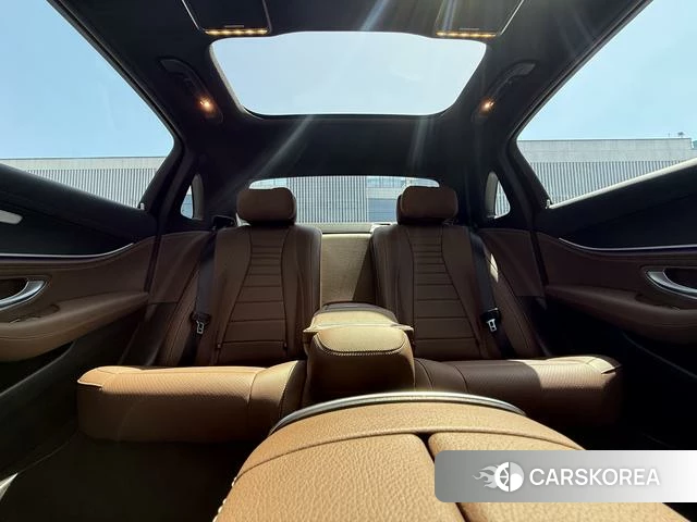 Mercedes-Benz E-Class 2023 Черный из Китая, фото 5