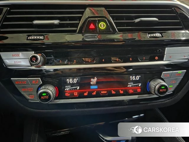 BMW 5 Series (G30) 2023 Черный из Кореи, фото 5