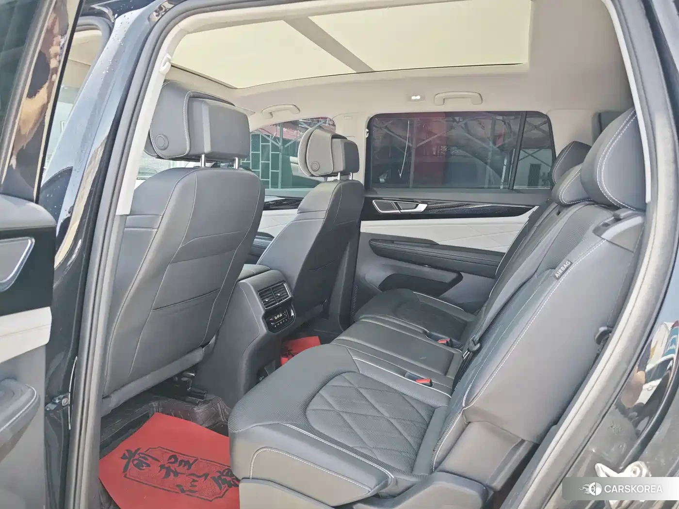 Volkswagen Touareg 2024 Черный из Китая, фото 5