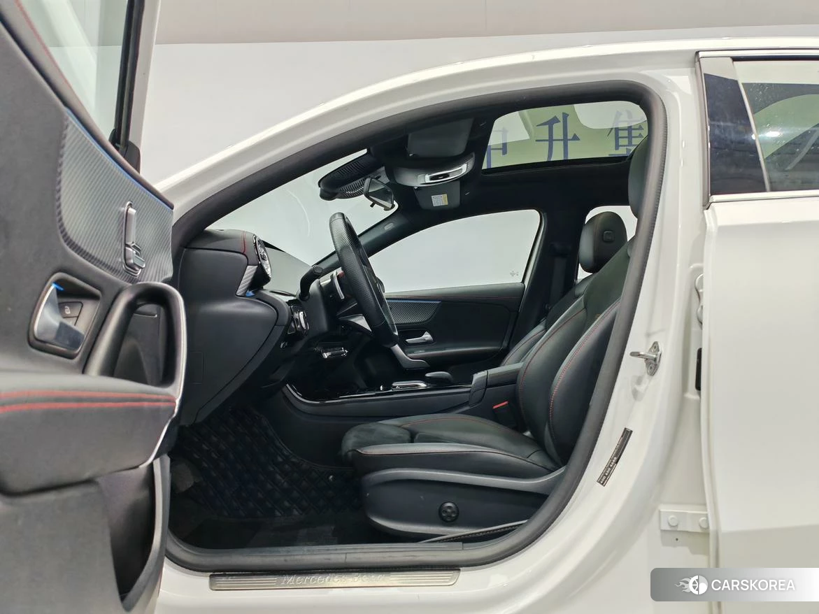 Mercedes-Benz A-Class 2022 Белый из Китая, фото 5