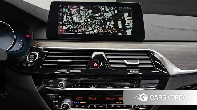 BMW 5 Series (G30) 2018 Белый из Кореи, фото 5