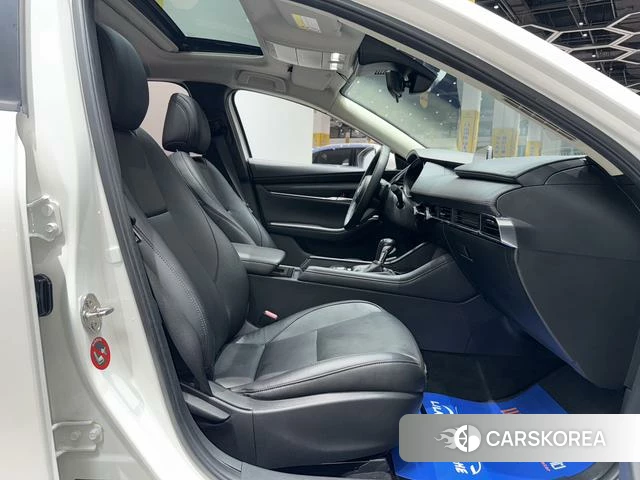 Mazda 3 2021 Белый из Китая, фото 5