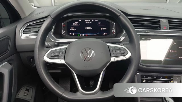 Volkswagen Tiguan second Generation 2023 Черный из Кореи, фото 5