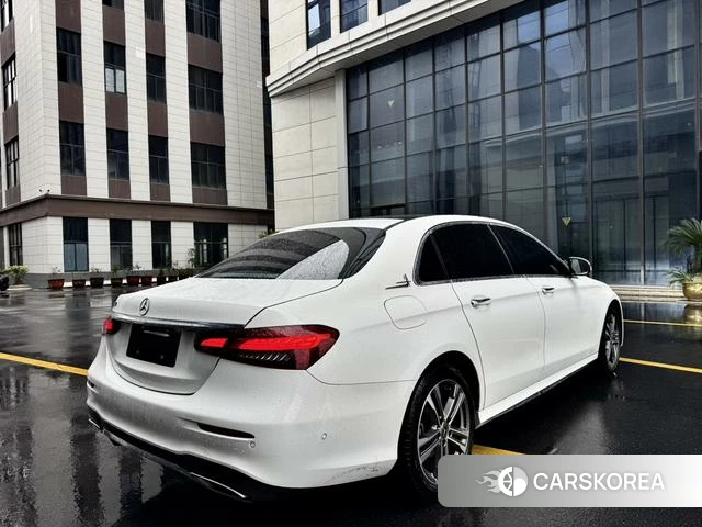 Mercedes-Benz E-Class 2022 Белый из Китая, фото 5