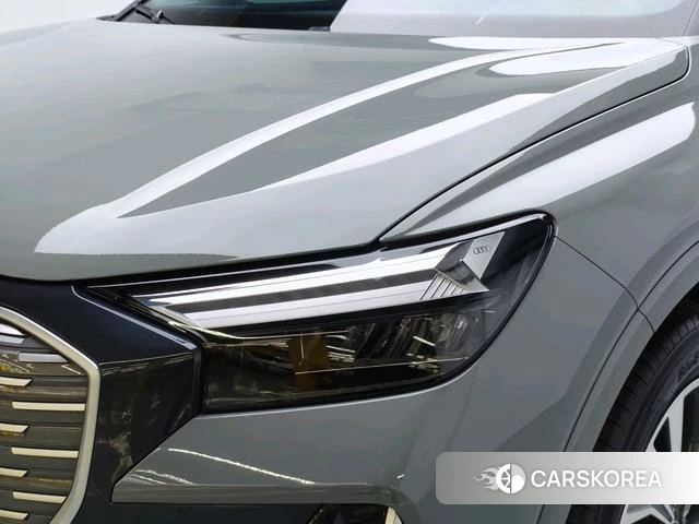 Audi Q4 2023 Темно-серый из Китая, фото 5