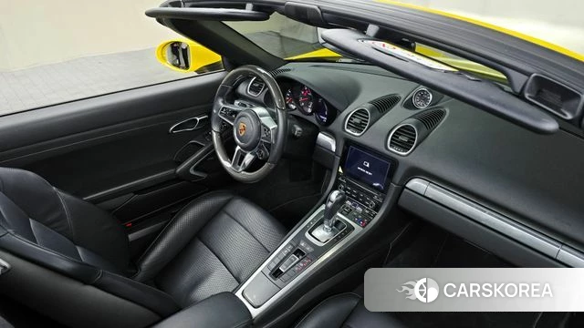 Porsche 718 Boxster 2024 Желтый из Кореи, фото 5