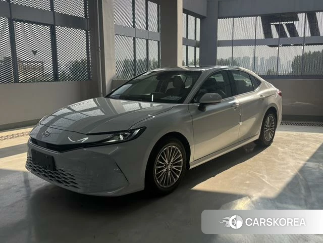 Toyota Camry 2026 Белый из Китая, фото 5