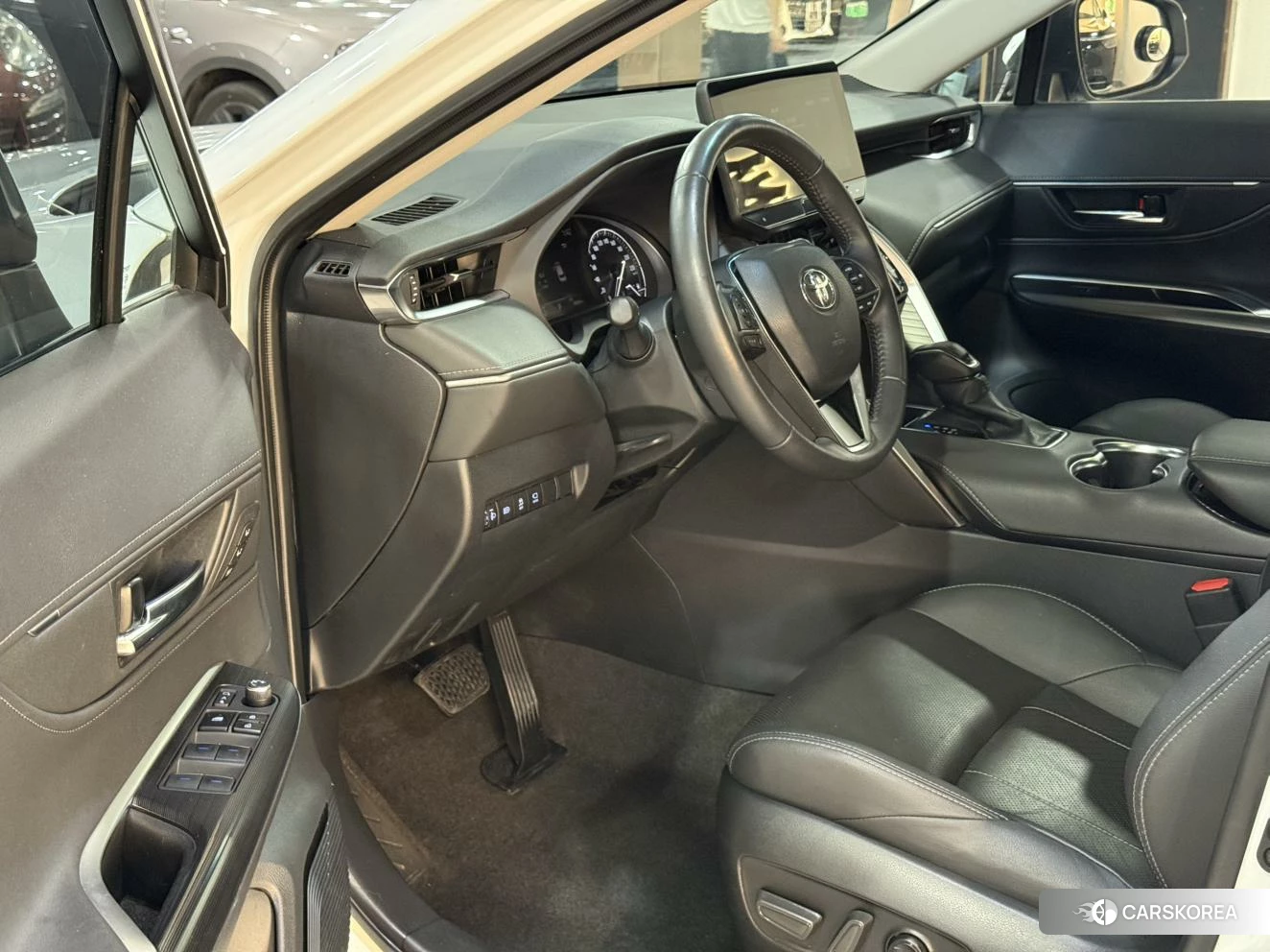Toyota Harrier 2021 Белый из Китая, фото 5