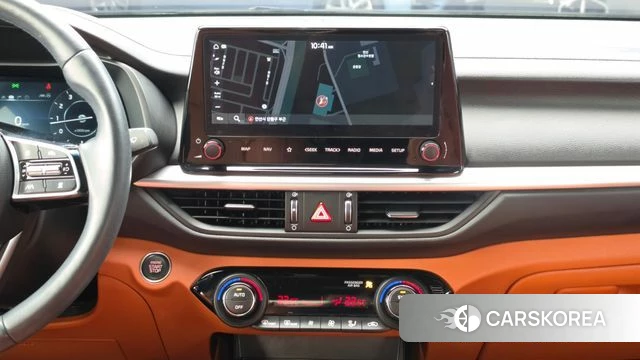 Kia The New K3 2nd generation 2024 Белый из Кореи, фото 5