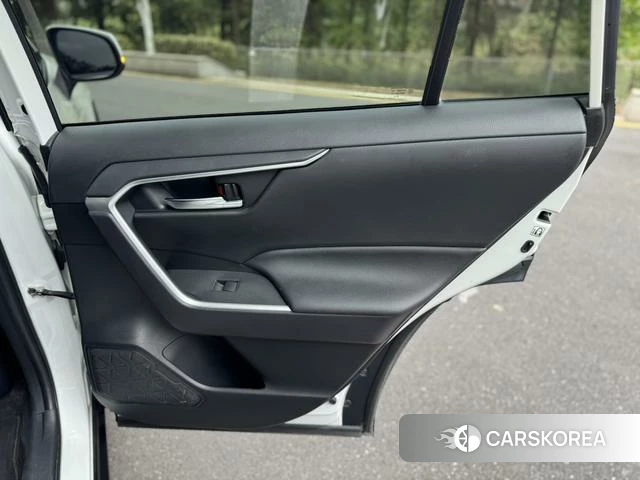 Toyota Wildlander 2021 Белый из Китая, фото 5