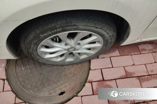 Nissan Sylphy 2025 Белый из Китая, фото 5