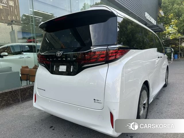 Toyota Alphard 2025 Белый из Китая, фото 5