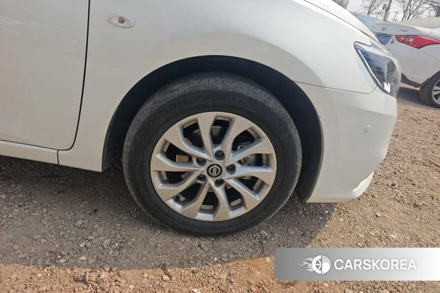 Nissan Sylphy 2023 Белый из Китая, фото 5