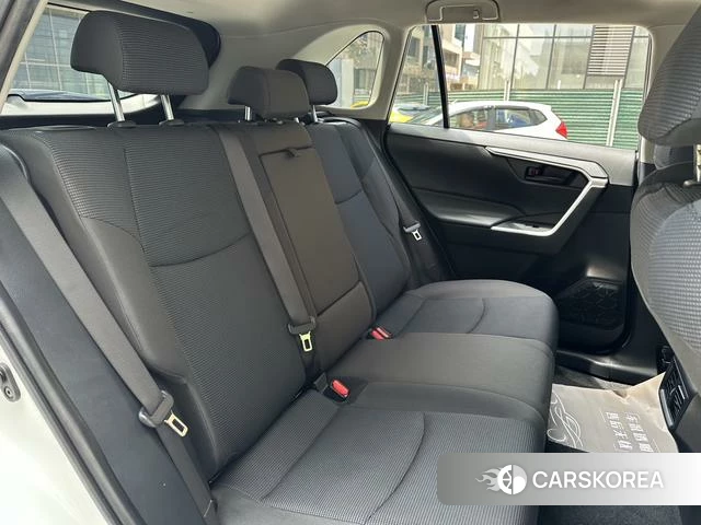 Toyota RAV4 2021 Белый из Китая, фото 5