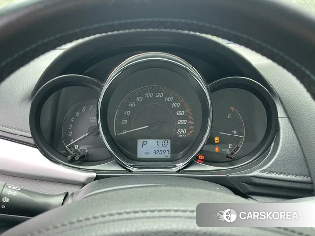 Toyota Yaris L 2021 Белый из Китая, фото 5