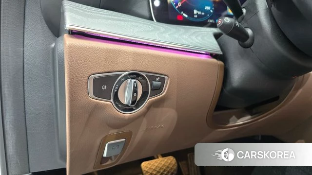 Mercedes-Benz E-Class W213 2022 Белый из Кореи, фото 5
