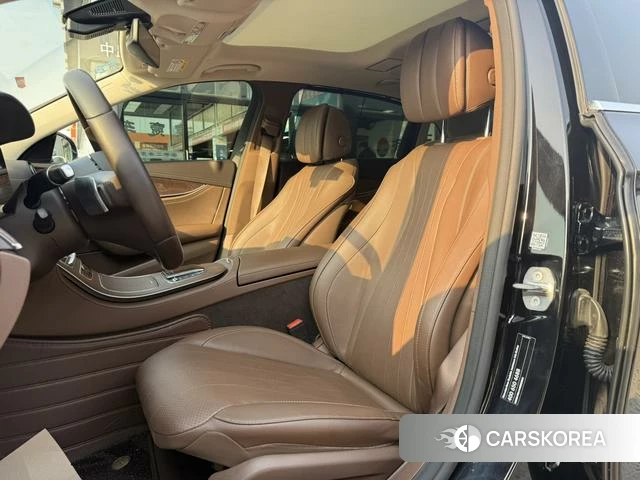 Mercedes-Benz E-Class 2022 Черный из Китая, фото 5