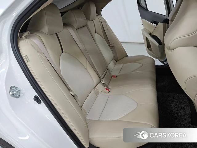 Toyota Camry (XV70) 2021 Белый из Кореи, фото 5