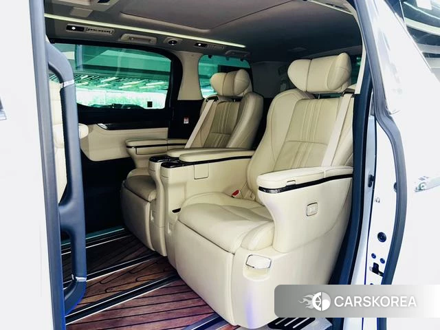 Toyota Alphard 2022 Белый из Китая, фото 5