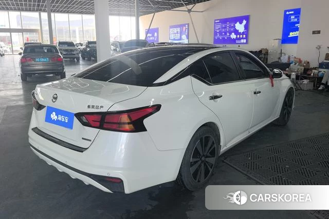 Nissan Altima 2022 Белый из Китая, фото 5