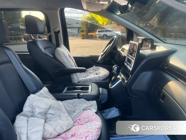 Hyundai Staria 2024 Черный из Кореи, фото 5
