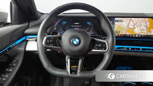 BMW 5 Series (G60) 2024 Серебристо-серый из Кореи, фото 5