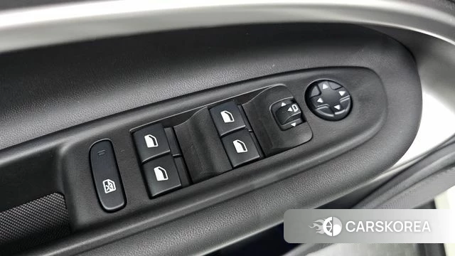 Jeep Avengers 2024 Белый из Кореи, фото 5