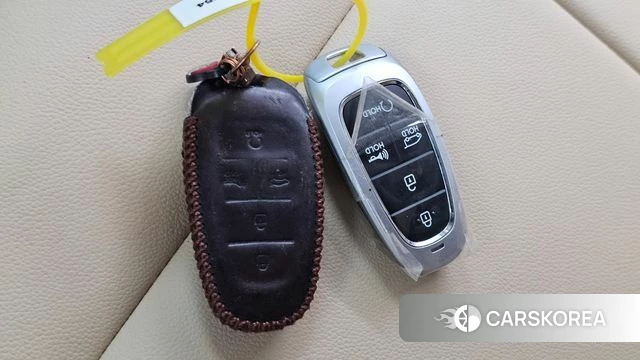 Hyundai Staria 2022 Белый из Кореи, фото 5
