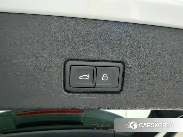 Audi Q4 e-Tron (F4) 2025 Белый из Кореи, фото 5