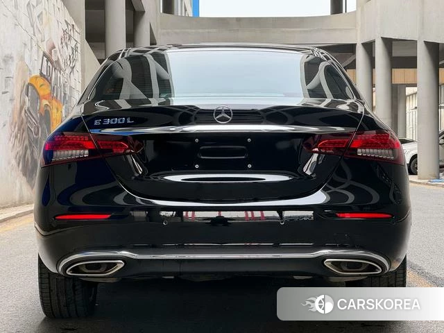Mercedes-Benz E-Class 2023 Черный из Китая, фото 5