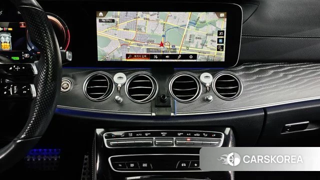 Mercedes-Benz E-Class W213 2022 Белый из Кореи, фото 5