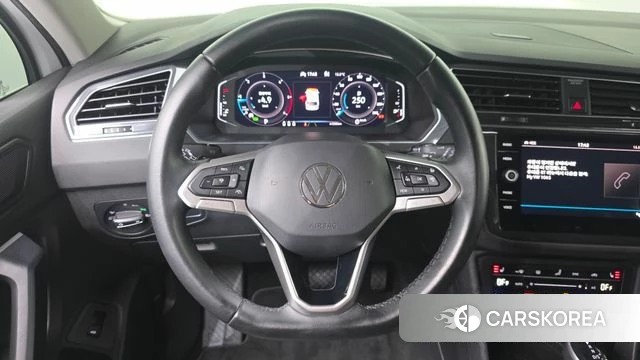 Volkswagen Tiguan second Generation 2022 Белый из Кореи, фото 5