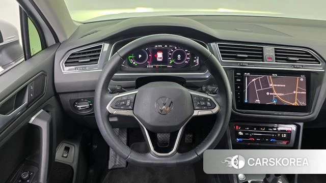 Volkswagen Tiguan second Generation 2023 Белый из Кореи, фото 5