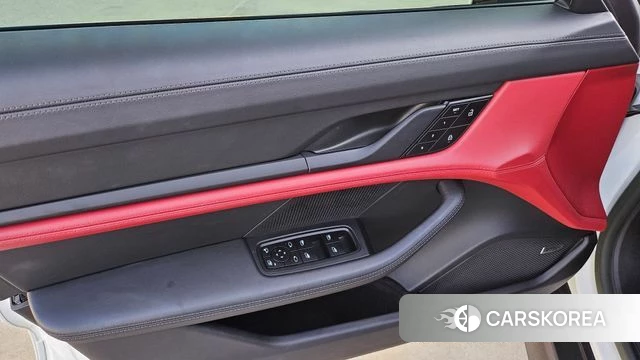 Porsche Taycan 2023 Белый из Кореи, фото 5