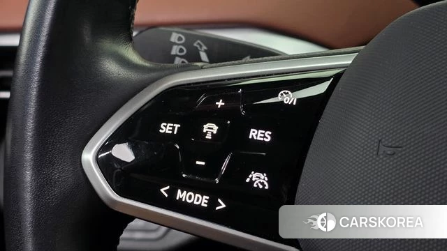 Volkswagen ID.4 2023 Белый из Кореи, фото 5